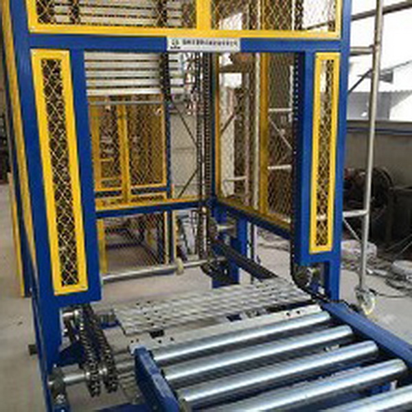 往復式垂直提升機